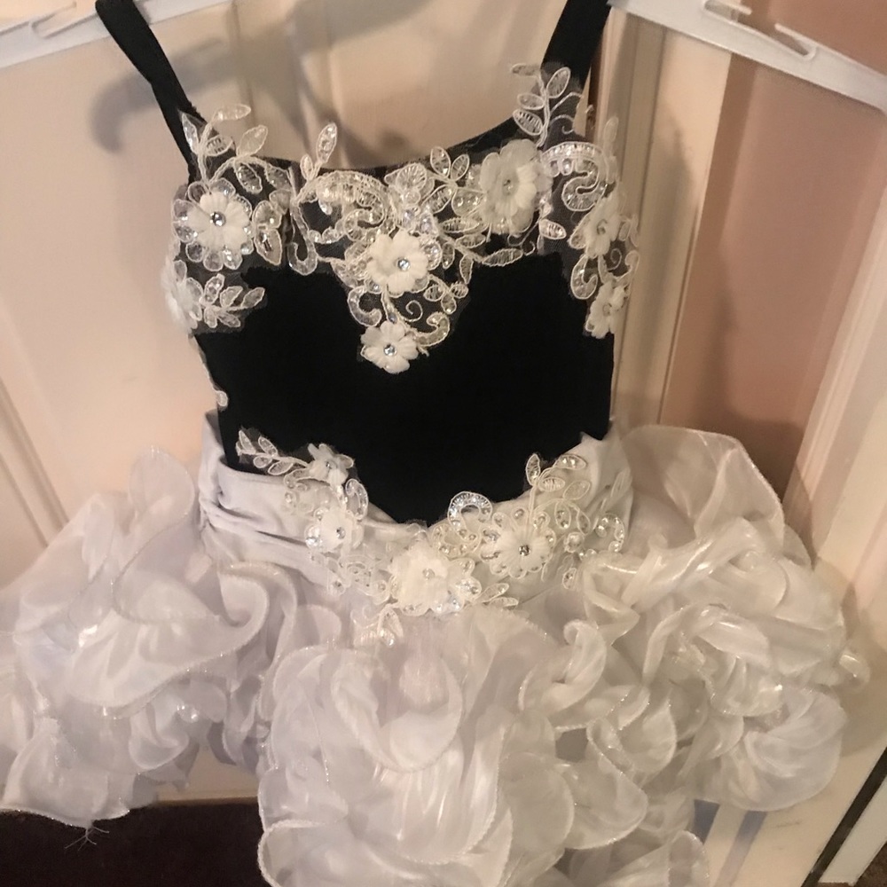 Costume for girls